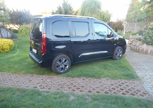 Toyota Proace City Verso cena 86000 przebieg: 90000, rok produkcji 2021 z Dobiegniew małe 106